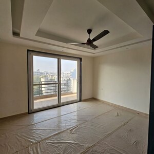Room in 3 BHK Builder Floor at Sector 57 – for Rent
