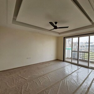 Living Room in 3 BHK Builder Floor at Sector 57 – for Rent