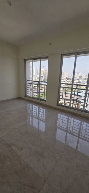 Room in 2 BHK Apartment at Navkamal Pushpa Apartment, Naupada – for Rent