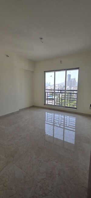 Room in 2 BHK Apartment at Navkamal Pushpa Apartment, Naupada – for Rent