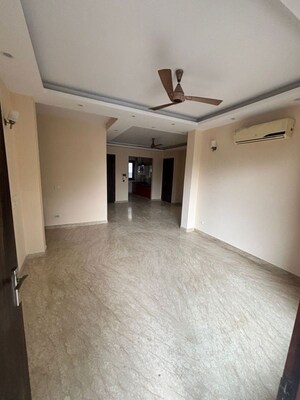 Living Room in 4 BHK Builder Floor at Unitech South City II, Sector 50 – for Rent