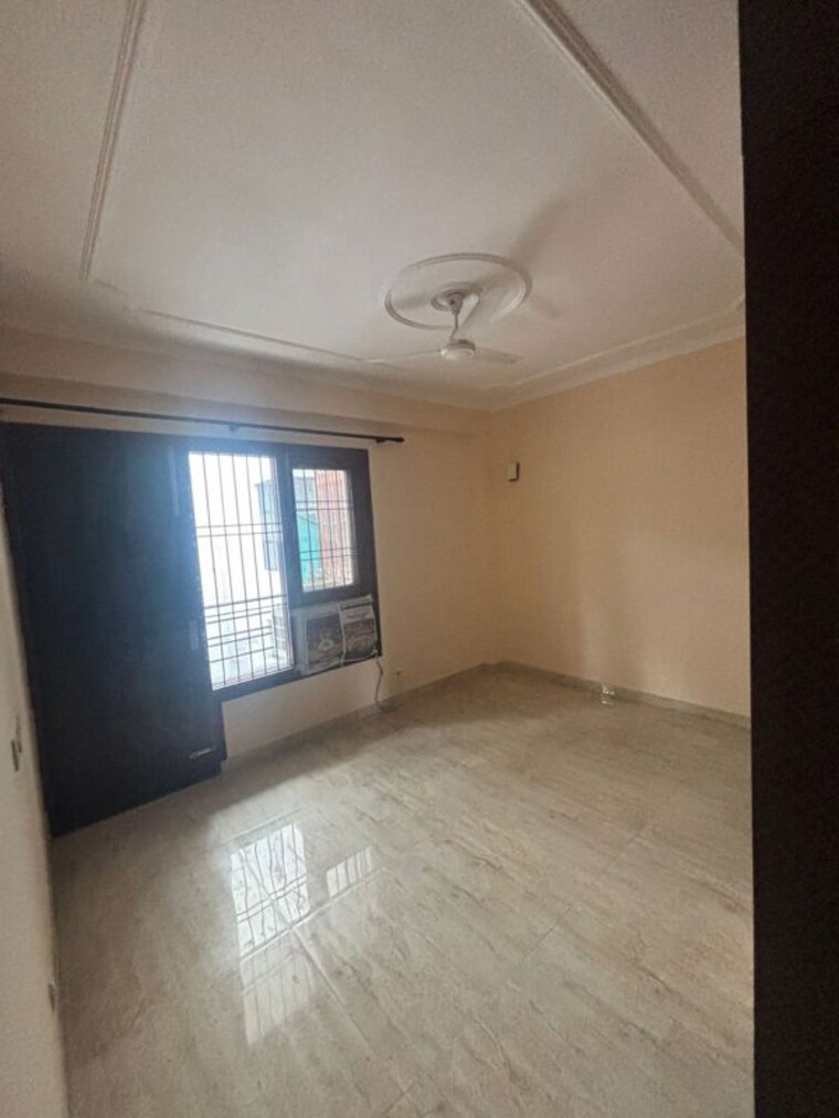 Room, unitech-south-city-ii 4 Bedroom 318 Sq.Yd. Builder Floor In Sector 50 Gurgaon 10792883
