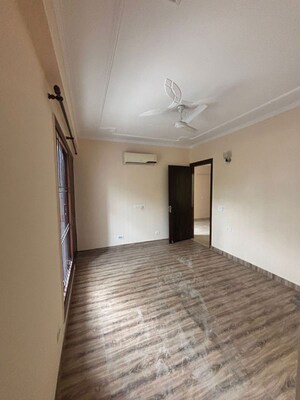 4 BHK Builder Floor For Rent in Unitech South City II, Sector 50