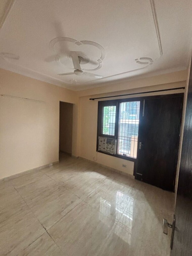Room, unitech-south-city-ii 4 Bedroom 318 Sq.Yd. Builder Floor In Sector 50 Gurgaon 10792883