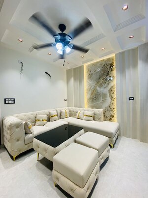 Team Area in 1 BHK Builder Floor at Uttam Nagar West – for Rent