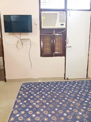 Bedroom in 1 BHK Builder Floor at Sector 52 – for Rent
