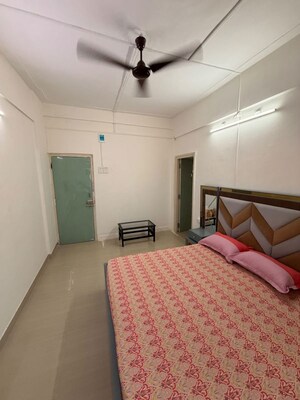 Bedroom in 1 BHK Apartment at Upper Worli – for Rent