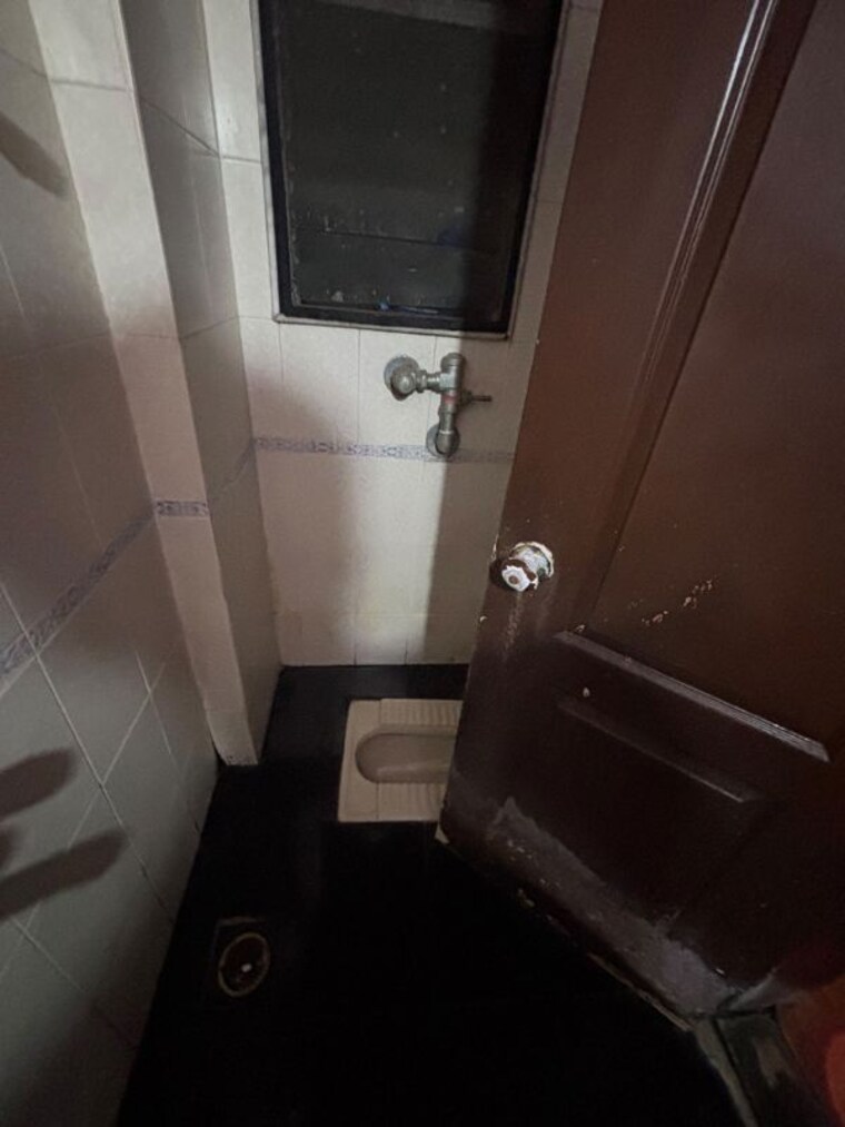 Bathroom, evershine-millenium-paradise 2 Bedroom 650 Sq.Ft. Apartment In Kandivali East Mumbai 10792938