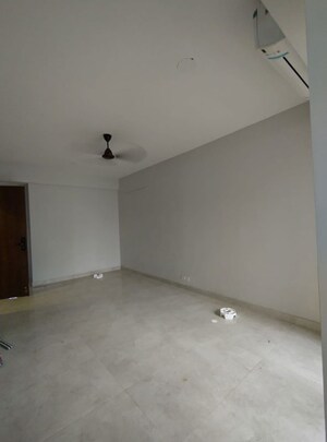 Room in 2 BHK Apartment at Signature Global City, Sector 37d – for Rent
