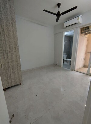 Room in 2 BHK Apartment at Signature Global City, Sector 37d – for Rent