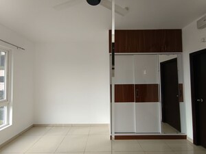 Room in 3 BHK Apartment at Marina Skies, Hi Tech City – for Rent