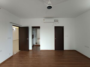 Room in 3 BHK Apartment at Marina Skies, Hi Tech City – for Rent