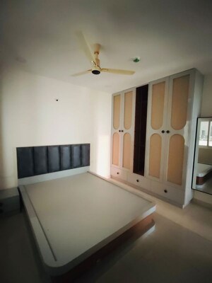 Room in 3 BHK Apartment at Prestige Beverly Hills, Kokapet – for Rent