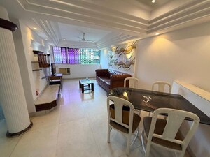 Living Room in 2 BHK Apartment at Santacruz West – for Rent
