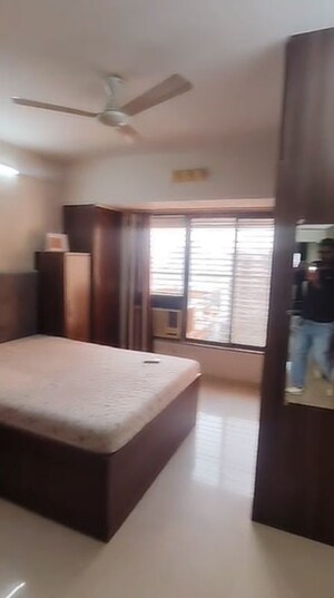 Bedroom in 2 BHK Apartment at Sindhi Society, Chembur – for Rent