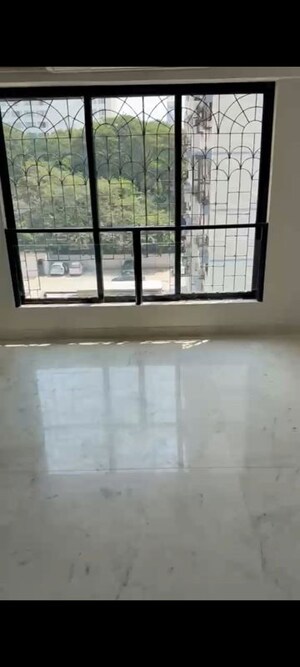 Room in 3 BHK Apartment at Cuffe Parade – for Rent