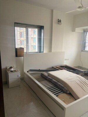 Bedroom in 1 BHK Apartment at Bandra West – for Rent