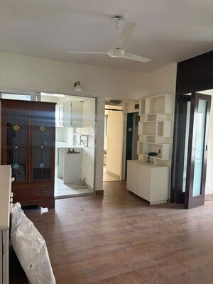 Room in 1 BHK Apartment at Bandra West – for Rent