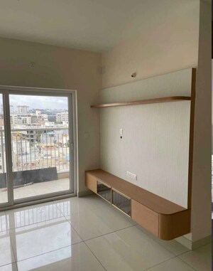 Room in 3 BHK Apartment at Prestige Green Gables, Panathur – for Rent