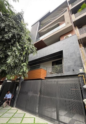 3 BHK Builder Floor For Rent in Safdarjung Enclave