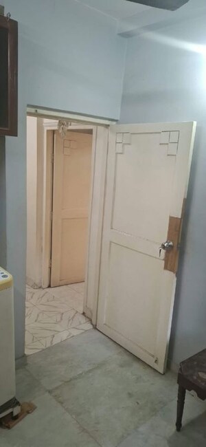 1 BHK Apartment – Entrance View at Bandra West - for Rent
