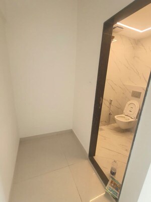 Room in 3 BHK Apartment at Gera Planet Of Joy, Kharadi – for Rent