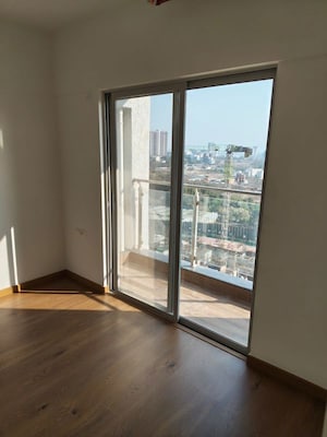 Room in 3 BHK Apartment at Gera Planet Of Joy, Kharadi – for Rent