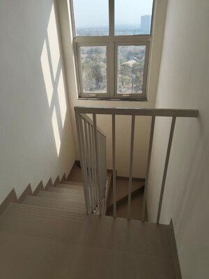 Room in 3 BHK Apartment at Gera Planet Of Joy, Kharadi – for Rent