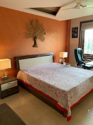 Bedroom in 3 BHK Apartment at DLF Exclusive Floors, Sector 53 – for Rent