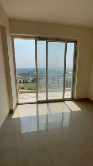 Room in 1 BHK Apartment at Bedarwals Sixty Three Golf Drive, Sector 63 – for Rent