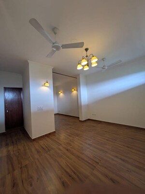 Room in 1 BHK Builder Floor at Sector 26 – for Rent