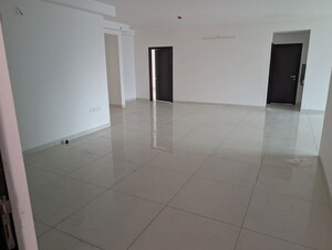 Room in 4 BHK Apartment at Niharika Skyline, Manikonda – for Rent