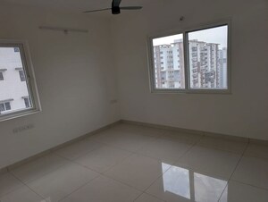 Room in 4 BHK Apartment at Niharika Skyline, Manikonda – for Rent