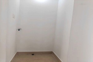 Room in 1.5 BHK Apartment at Runwal Forests, Kanjurmarg West – for Sale