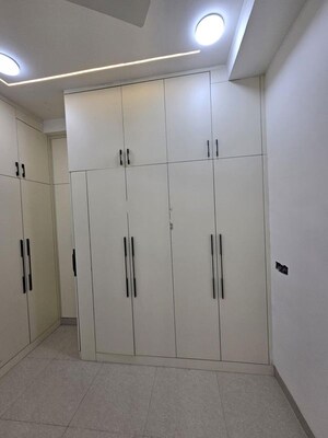 Building Lobby in 3 BHK Builder Floor at Greenwood City, Sector 40 – for Rent