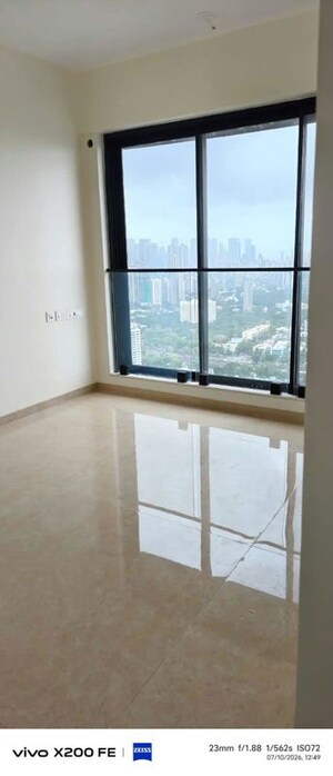 Room in 2 BHK Apartment at Dosti Eastern Bay, Wadala – for Rent