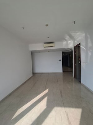 Room in 2 BHK Apartment at Lodha Parkside, Worli – for Rent