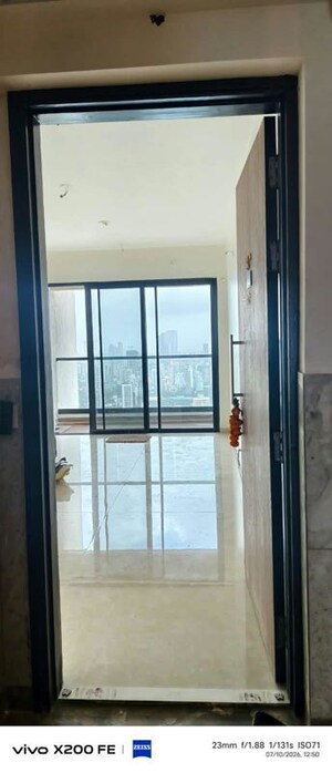 Room in 2 BHK Apartment at Dosti Eastern Bay, Wadala – for Rent