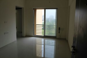 Room in 2 BHK Apartment at Sudarshan Sky Garden, Ghodbunder Road – for Rent