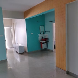 Room in 2 BHK Apartment at Mahaveer Varna, Whitefield – for Rent