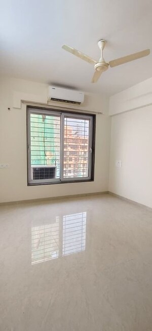 Bedroom in 4 BHK Apartment at Chembur – for Rent