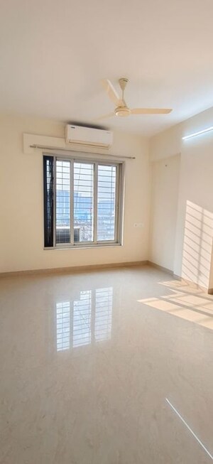 Bedroom in 4 BHK Apartment at Chembur – for Rent