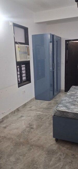 1 RK Builder Floor For Rent in Sector 40