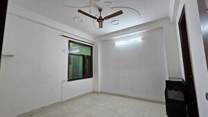 Room in 3 BHK Builder Floor at Saket – for Rent