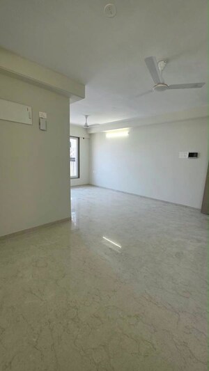 Living Room in 2 BHK Apartment at Chembur – for Rent