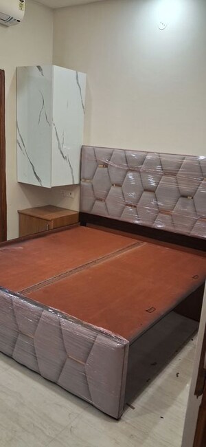 1 RK Builder Floor For Rent in South City 1