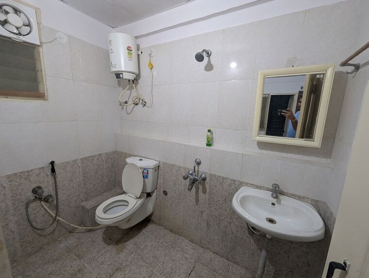 Bathroom, shilpitha-splendour 2 Bedroom 1040 Sq.Ft. Apartment In Mahadevpura Bangalore 10793423