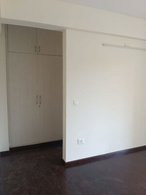 Room in 3 BHK Apartment at BPTP Park Generations, Sector 37d – for Sale