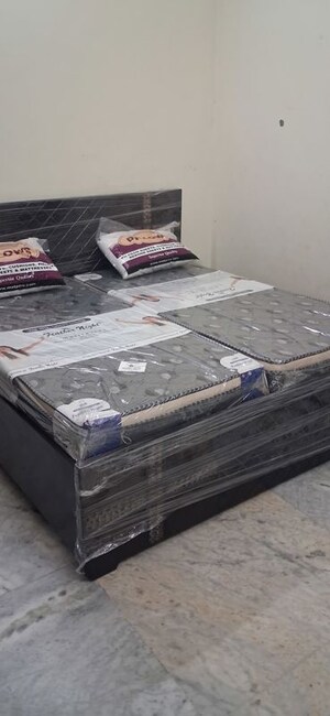 1 RK Builder Floor For Rent in South City 1