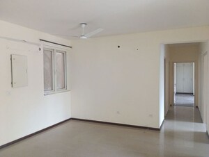 Room in 3 BHK Apartment at BPTP Spacio, Sector 37d – for Sale